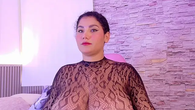 Snapshot of liz_monserrat_1 chatting on 05-12-26, 07:53 liz monserrat 1 online show from 05-12-26, 07:53