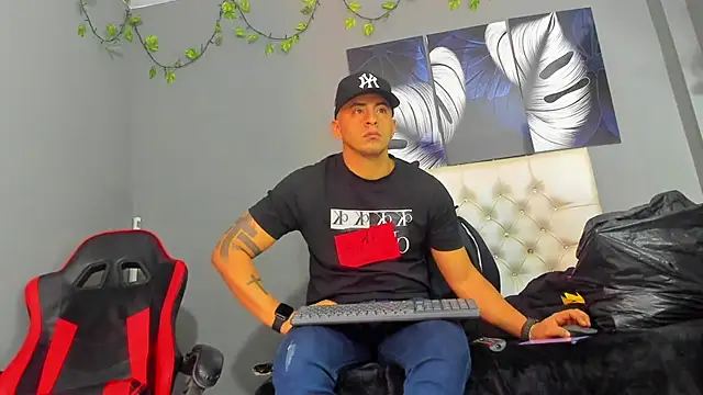 AngelAndChris online show from 09-29-25, 12:22