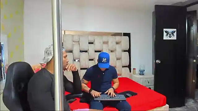 AngelAndChris online show from 09-10-25, 12:15