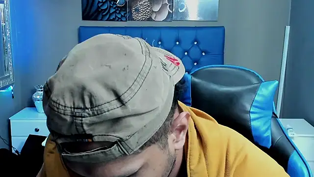 AngelAndChris online show from 09-23-25, 12:34