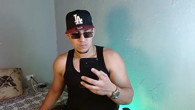 massimo vidal  online show from 11-06-25, 02:37