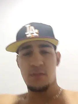 Snapshot of massimo_vidal_ chatting on 10-16-25, 03:53 massimo vidal  online show from 10-16-25, 03:53