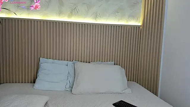 Liss-Reyes online show from 10-30-25, 12:03