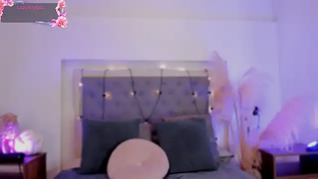 Snapshot of lea_walkerr chatting on 01-10-26, 07:53 lea walkerr online show from 01-10-26, 07:53