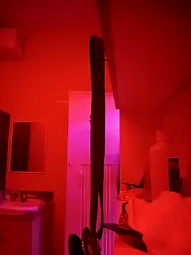 Snapshot of SaraBust chatting on 10-18-25, 02:24 SaraBust online show from 10-18-25, 02:24