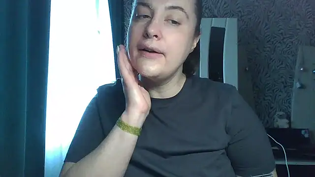 Snapshot of karina160000 chatting on 05-11-26, 02:18 karina160000 online show from 05-11-26, 02:18