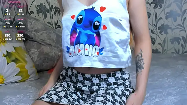 Snapshot of Nuna_Lisa chatting on 10-09-25, 03:40 Nuna Lisa online show from 10-09-25, 03:40