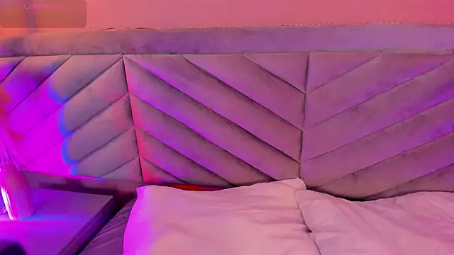 Mia Valentine  online show from 11-06-25, 08:35