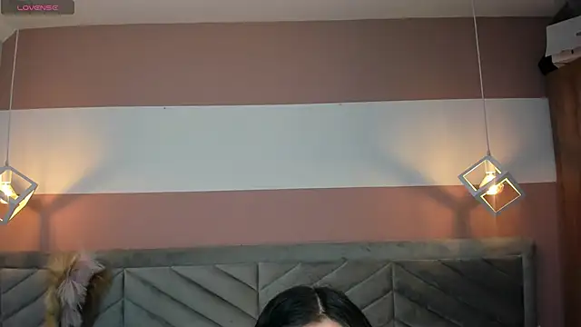 Snapshot of Mia_Valentine_ chatting on 10-16-25, 08:39 Mia Valentine online show from 10-16-25, 08:39
