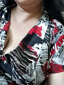 Snapshot of Janvi_-Love chatting on 09-15-25, 06:14 Janvi -Love online show from 09-15-25, 06:14