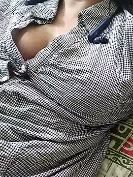 Snapshot of Janvi_-Love chatting on 10-03-25, 05:36 Janvi -Love online show from 10-03-25, 05:36