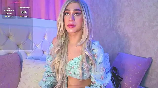 saraah queen1 online show from 10-31-25, 04:42