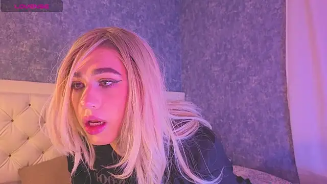 saraah queen1 online show from 10-28-25, 05:08