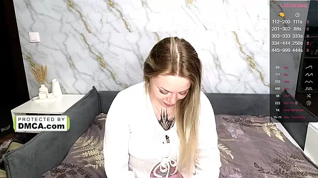 Snapshot of StasySweet chatting on 02-27-26, 04:23 StasySweet online show from 02-27-26, 04:23