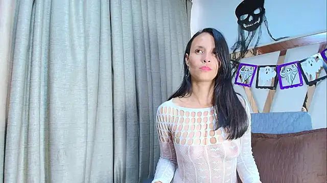 Snapshot of maraa_X chatting on 10-17-25, 07:26 maraa X online show from 10-17-25, 07:26