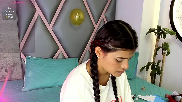 Miaa Rosse online show from 11-13-25, 12:42