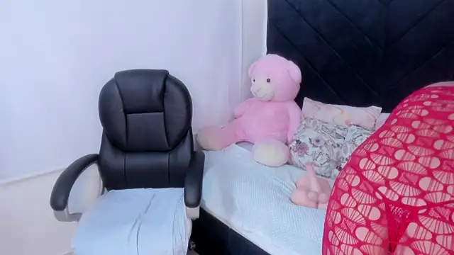 kate lua online show from 12-17-25, 11:59