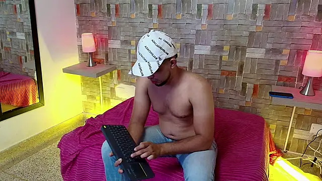 Snapshot of miiss__dulce chatting on 10-04-25, 01:23 miiss dulce online show from 10-04-25, 01:23