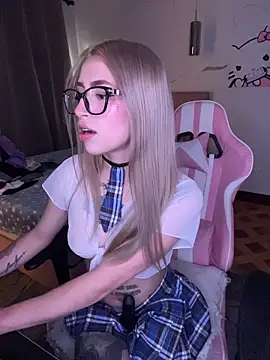 PrettyAshley  online show from 04-24-26, 10:23