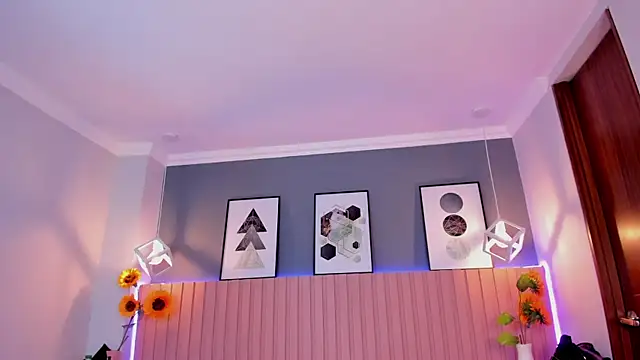 Nina Ford online show from 11-23-25, 07:13