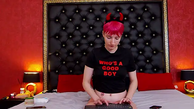 Luna Devil  online show from 02-12-26, 08:30