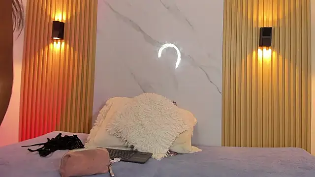 Valentinaliux  online show from 03-14-26, 11:38