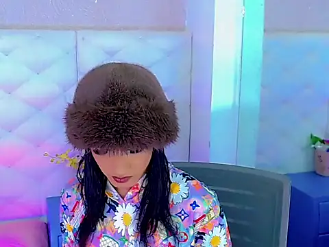 hanna sweett34 online show from 10-02-25, 03:48