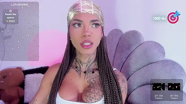 Snapshot of michell_danna chatting on 12-17-25, 07:30 michell danna online show from 12-17-25, 07:30