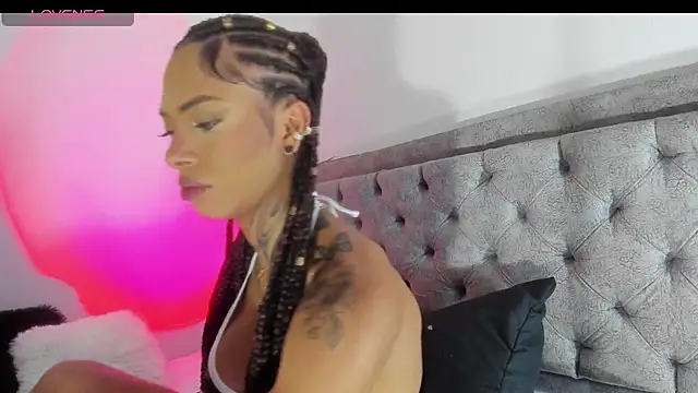 Snapshot of michell_danna chatting on 09-24-25, 03:35 michell danna online show from 09-24-25, 03:35