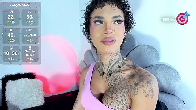 Snapshot of michell_danna chatting on 11-30-25, 12:33 michell danna online show from 11-30-25, 12:33