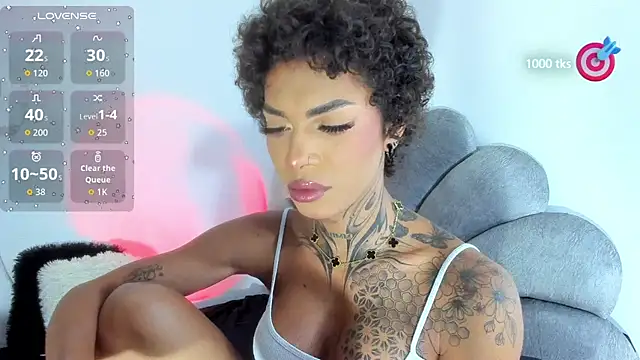 Snapshot of michell_danna chatting on 11-18-25, 01:54 michell danna online show from 11-18-25, 01:54