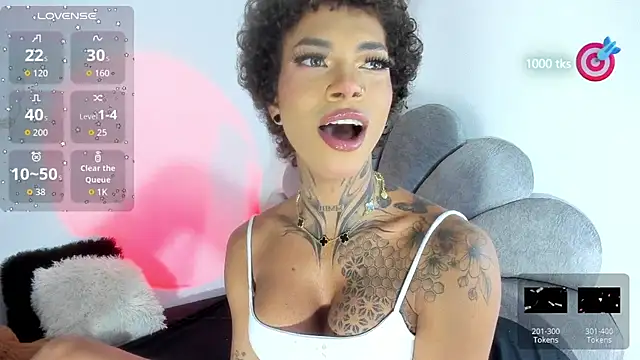 Snapshot of michell_danna chatting on 11-17-25, 12:14 michell danna online show from 11-17-25, 12:14