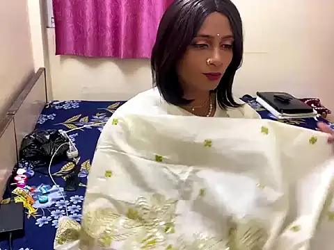 LuvLayla online show from 10-29-25, 08:19