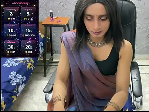LuvLayla online show from 06-14-26, 10:00