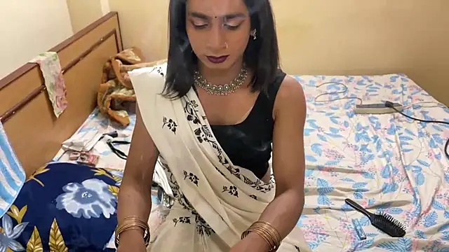 Snapshot of LuvLayla chatting on 02-18-26, 08:05 LuvLayla online show from 02-18-26, 08:05