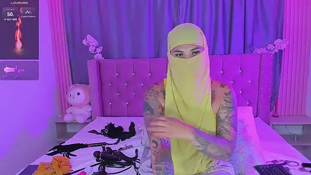 Nayla-Mouna online show from 04-07-26, 07:21