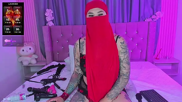 Nayla-Mouna online show from 02-21-26, 07:43