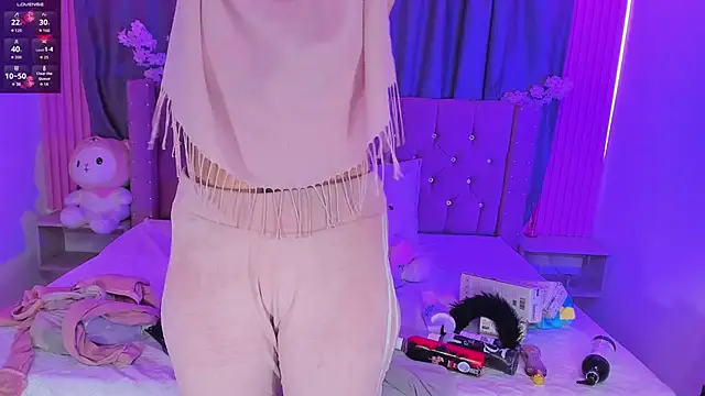 Snapshot of Nayla-Mouna chatting on 05-25-26, 07:34 Nayla-Mouna online show from 05-25-26, 07:34