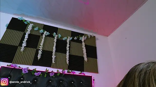  leda swan  online show from 07-06-26, 10:33