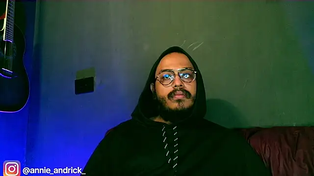  leda swan  online show from 10-10-25, 01:23