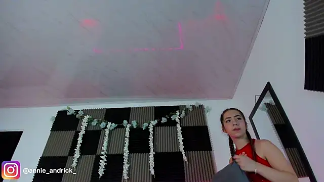  leda swan  online show from 04-09-26, 11:05