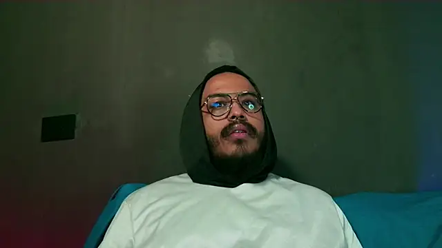  leda swan  online show from 10-15-25, 01:08