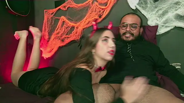  leda swan  online show from 10-18-25, 01:35