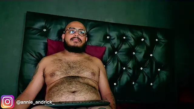  leda swan  online show from 12-19-25, 01:35