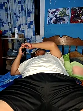 Snapshot of ramito1007 chatting on 10-29-25, 04:22 ramito1007 online show from 10-29-25, 04:22