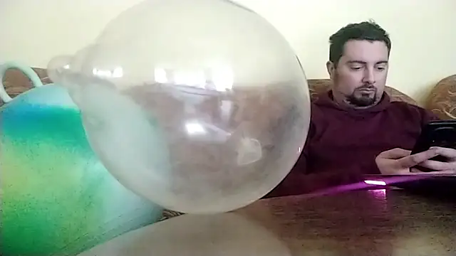 Snapshot of Joseph1Arnold chatting on 11-12-25, 10:52 Joseph1Arnold online show from 11-12-25, 10:52