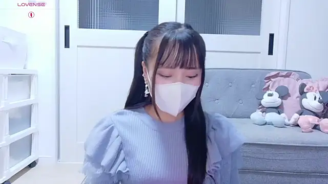 Snapshot of YURi_luv chatting on 10-21-25, 11:09 YURi luv online show from 10-21-25, 11:09