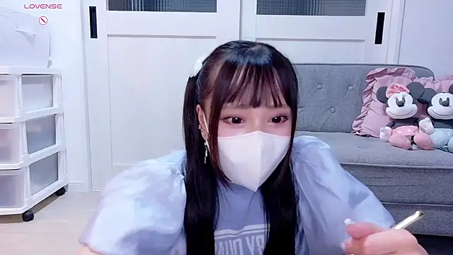 Snapshot of YURi_luv chatting on 10-13-25, 11:12 YURi luv online show from 10-13-25, 11:12