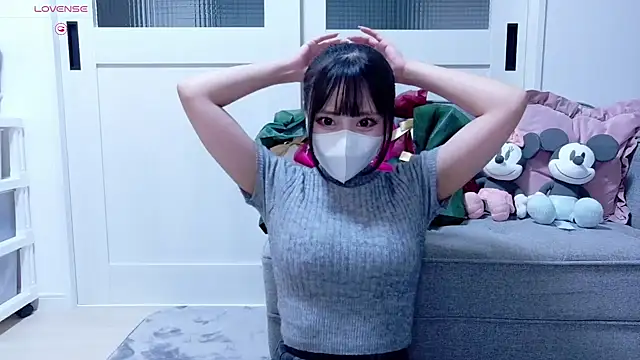 Snapshot of YURi_luv chatting on 09-28-25, 11:06 YURi luv online show from 09-28-25, 11:06