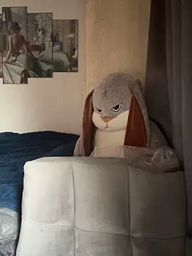 SarahBeii online show from 12-15-25, 03:45